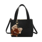 Damen Mini-Tasche mit verspieltem Tieranhänger