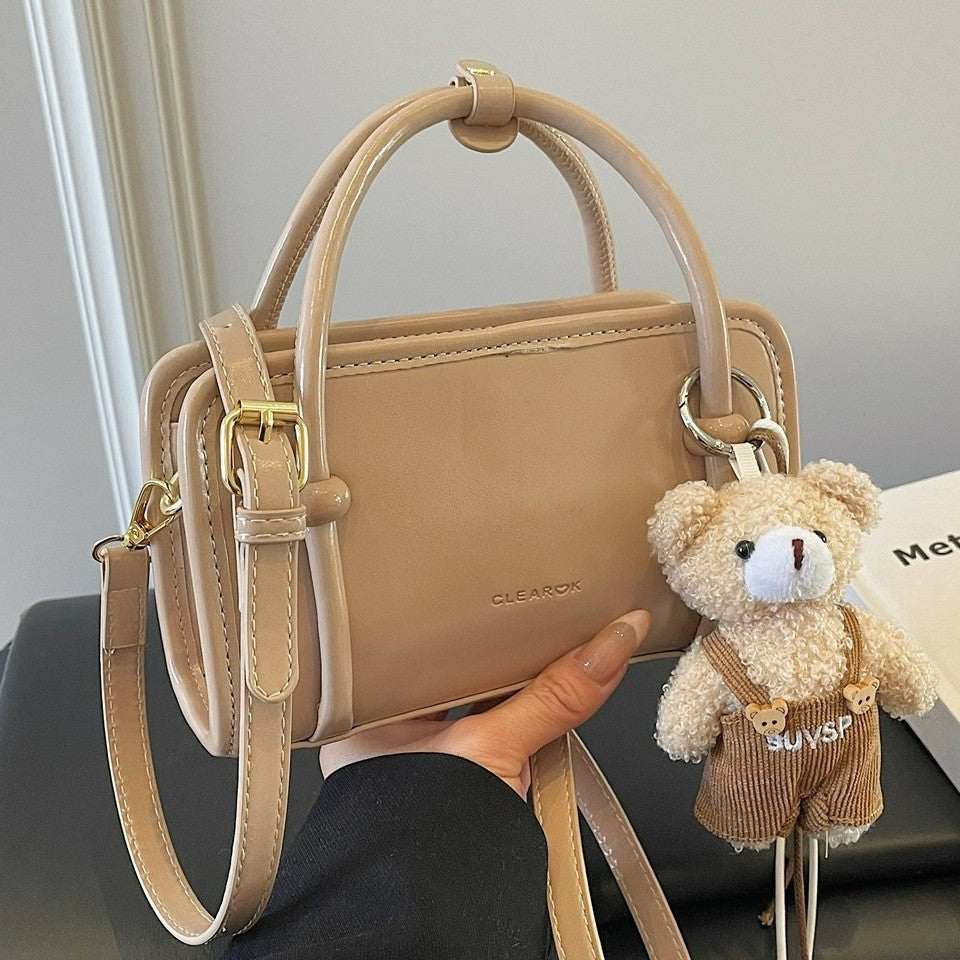 Damen Mini-Handtasche mit süßem Bärenanhänger