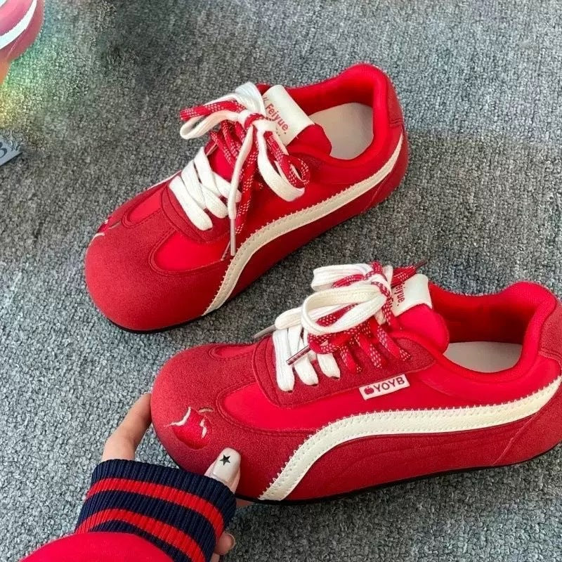 Damen Sport Sneakers mit innovativer Schnürung und buntem Design