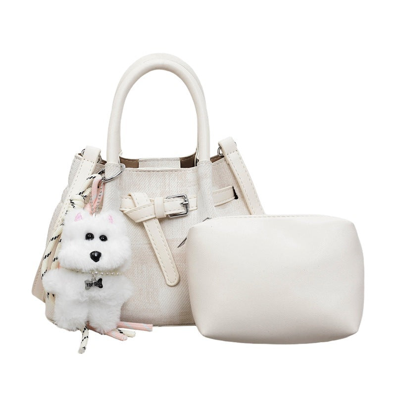 Damen Mini-Handtasche mit modernen Akzenten und praktischem Innenorganizer