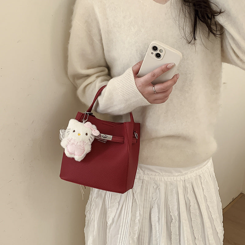 Damen Mini Tasche mit abnehmbarem Plüschanhänger