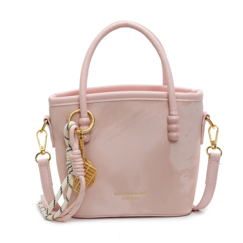 Damen Mini-Shopper Tasche mit modischer Kettenapplikation