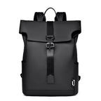 Faltbarer Rucksack mit wasserdichtem Material und minimalistischer Ästhetik