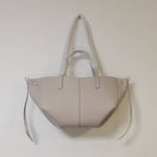 Damentasche mit praktischer Innentasche und abnehmbarer Brieftasche