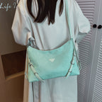 Damen Schultertasche mit abnehmbarem Schultergurt und modernem Design