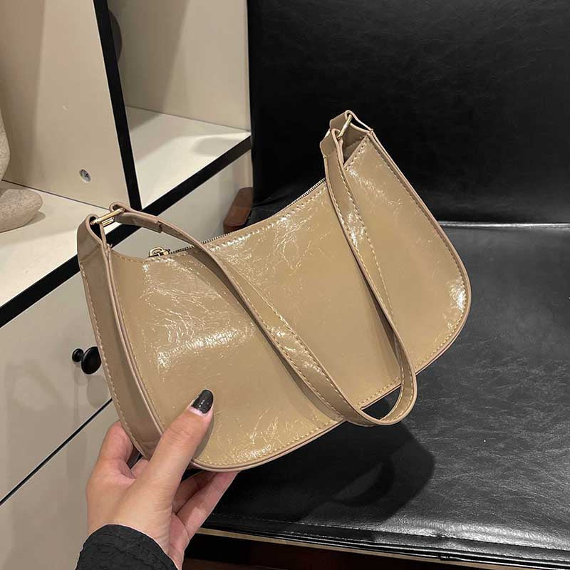 Elegante Schultertasche für Damen mit schlichter Form von Nord Bags