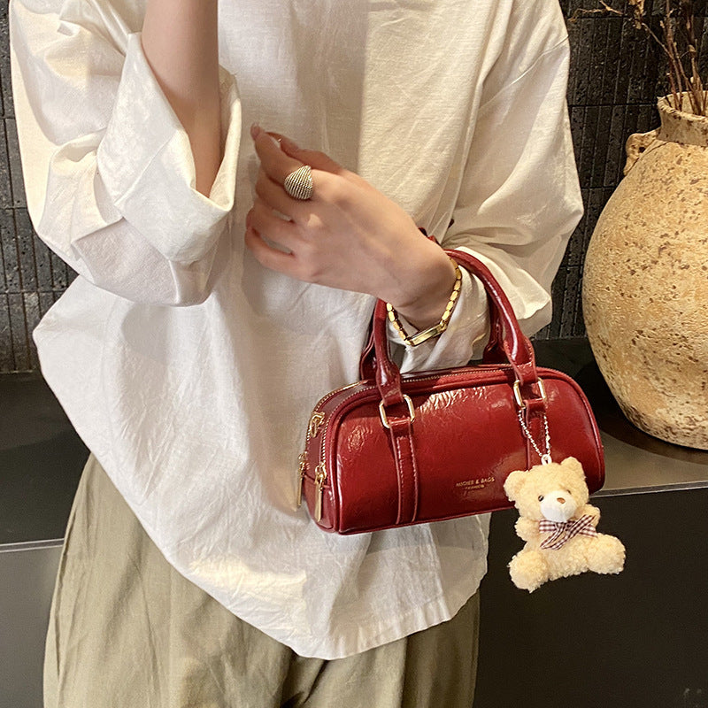 Damen Mini-Handtasche mit verspieltem Teddy-Anhänger