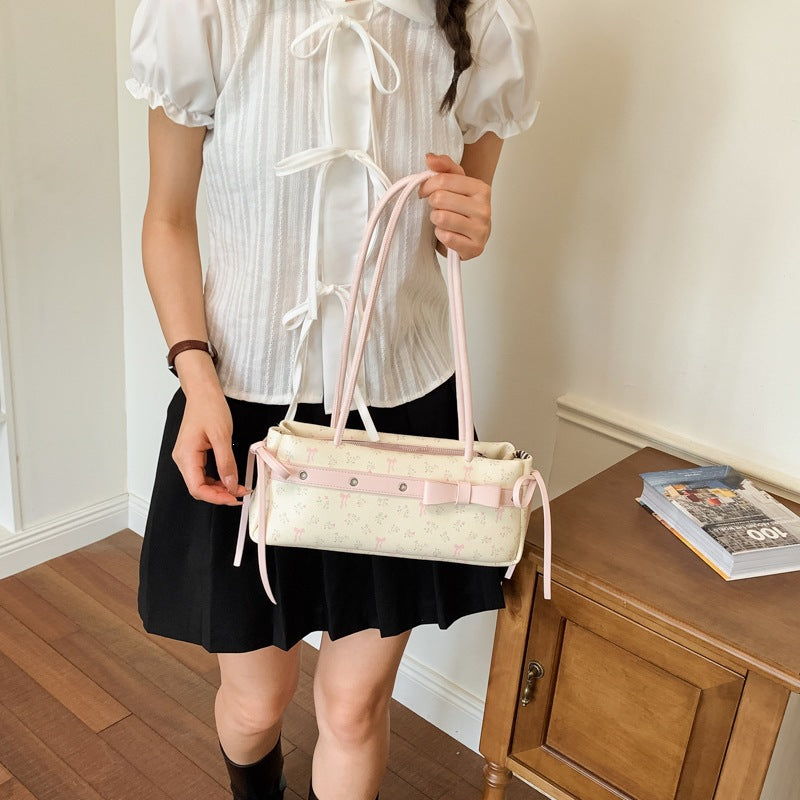 Damen Umhängetasche mit elegantem Fransen-Design