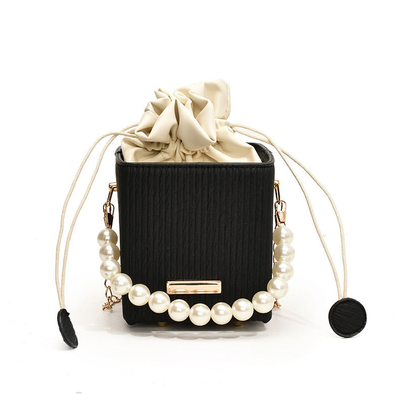 Damen Mini-Handtasche mit abnehmbarer Perlenkette