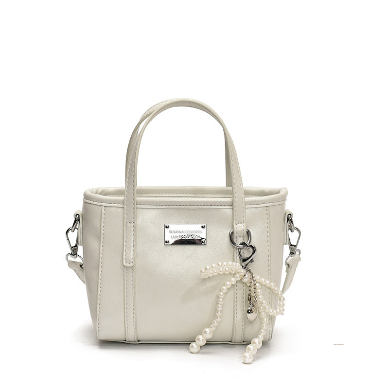 Damen Mini-Handtasche mit perlenverziertem Anhänger