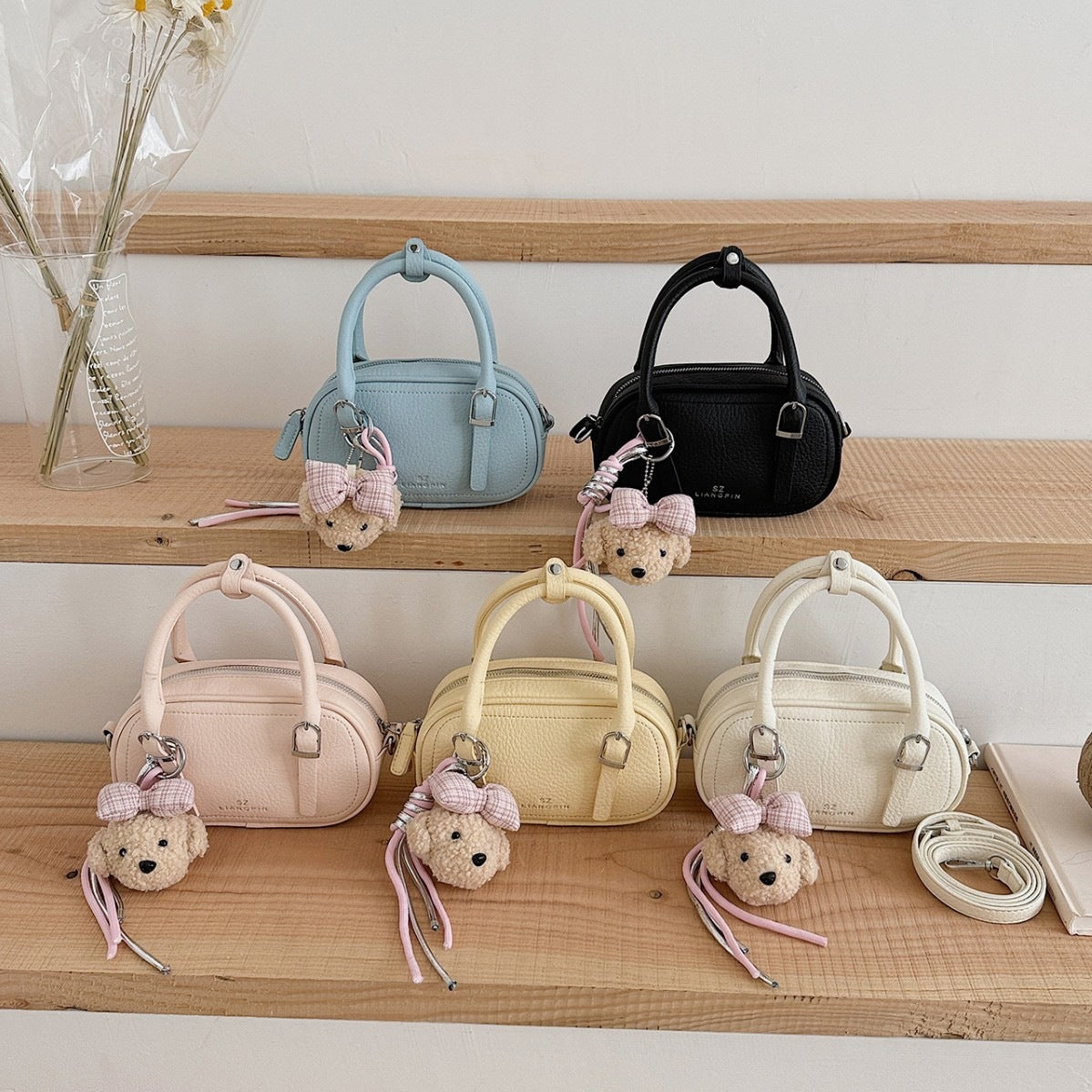 Damen Mini-Handtasche mit abnehmbarem Teddy-Schlüsselanhänger