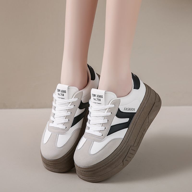 Damen Plattform Sneaker mit modischer Dekoration