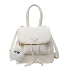 Damen Mini-Rucksack mit verspieltem Design und plüschigem Anhänger