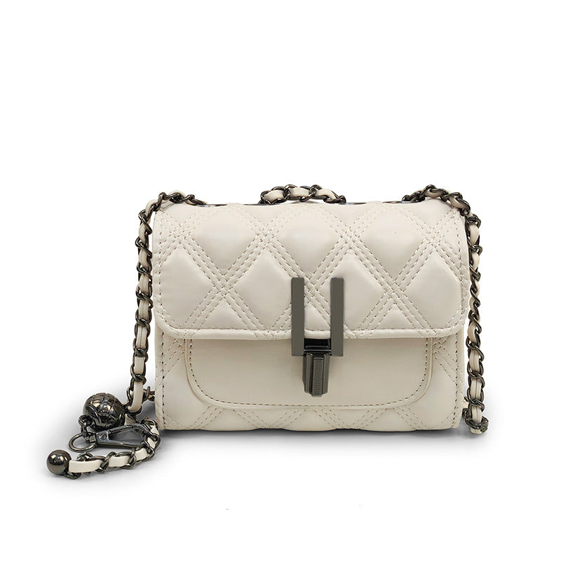 Damen Mini-Clutch mit elegantem Kettenriemen und luxuriösem gesteppetem Muster