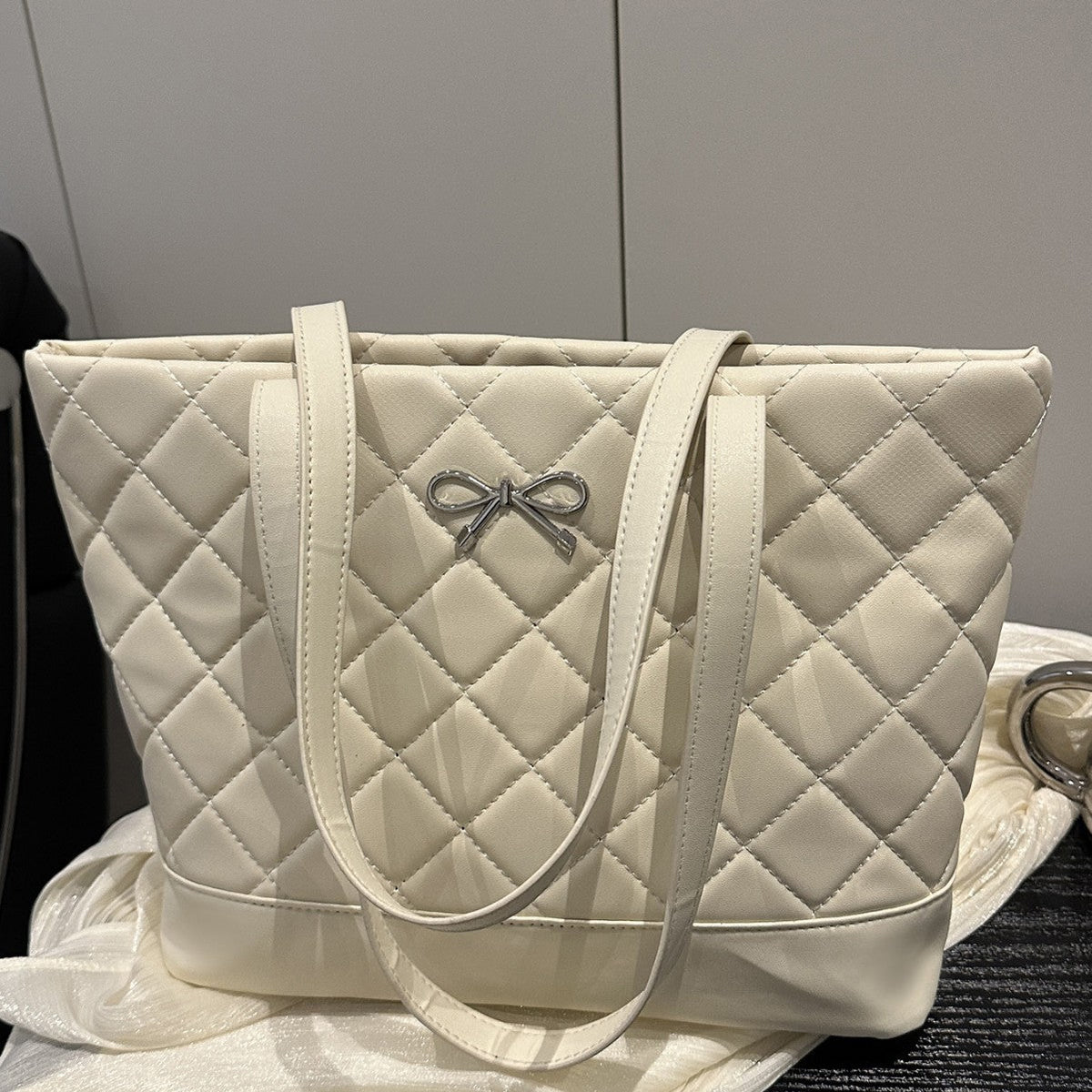 Damen eleganter Einkaufstasche aus hochwertigem synthetischem Leder
