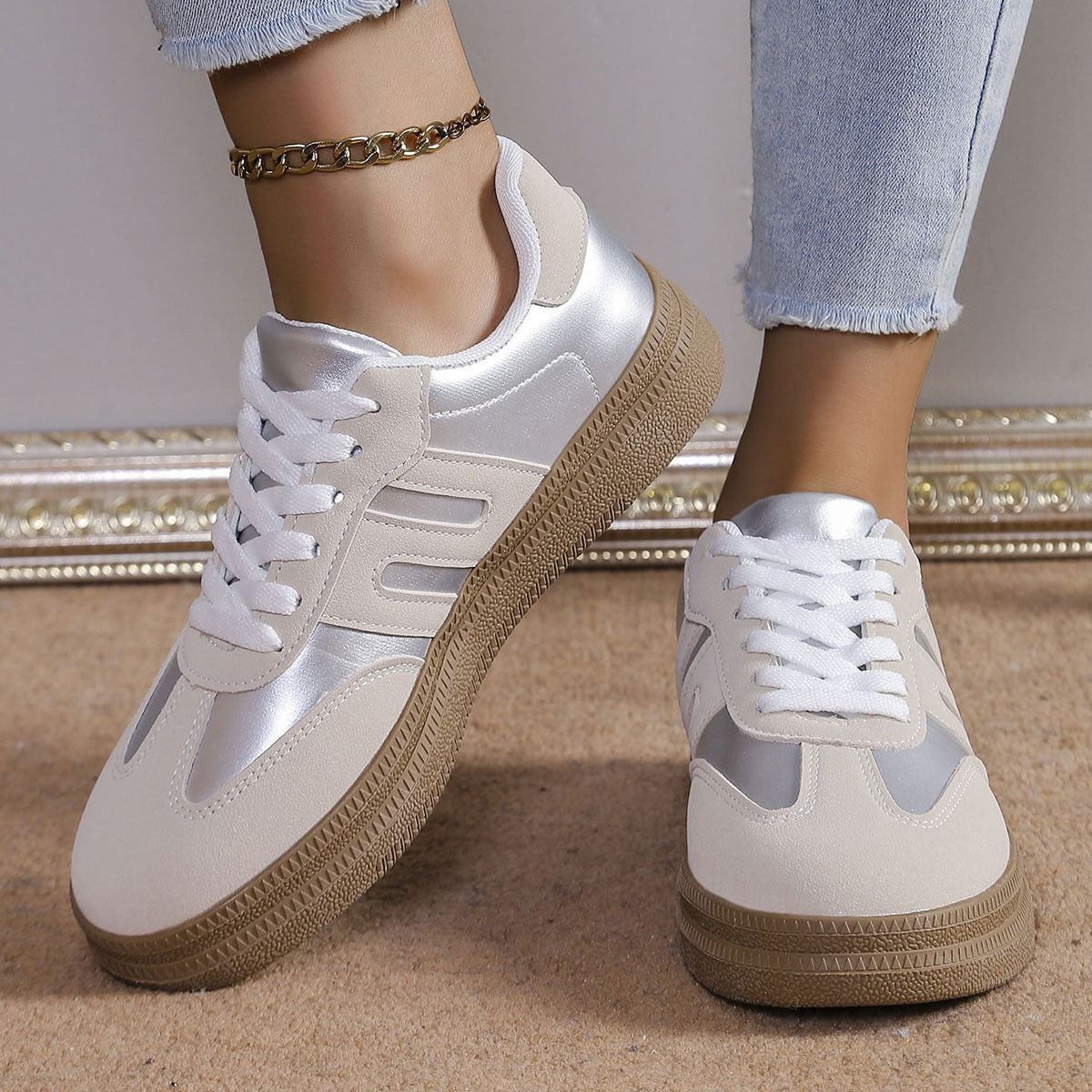 Damen Sport Sneaker mit Satin-Obermaterial und retro Design