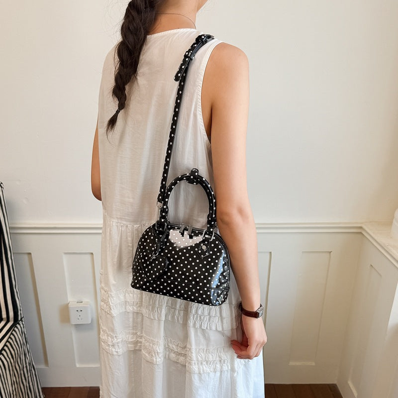 Damen Mini-Handtasche mit verspieltem Punkte-Muster und abnehmbarem Schultergurt