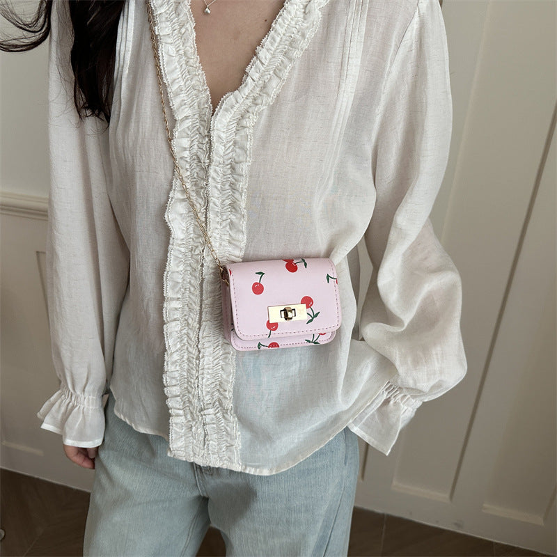 Damen Mini Clutch mit fruchtigem Kirschdesign