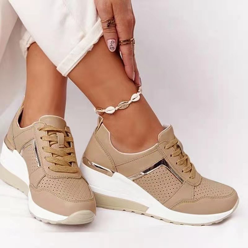 Damen atmungsaktive Sneakers mit perforierten Details und bequemer Einlegesohle