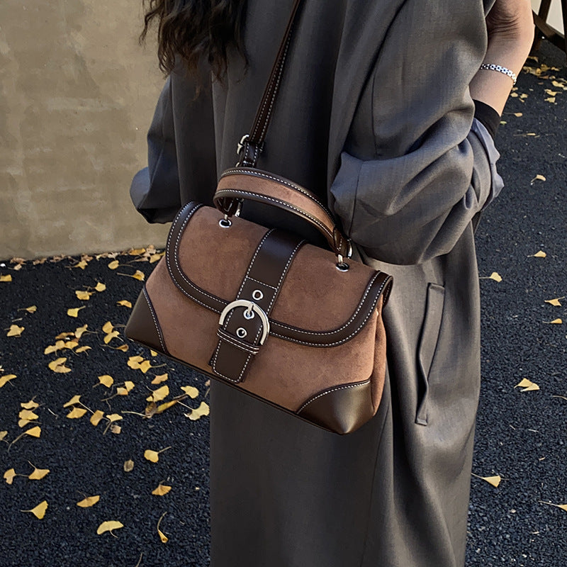 Praktische Schultertasche für Frauen aus hochwertigem synthetischem Leder