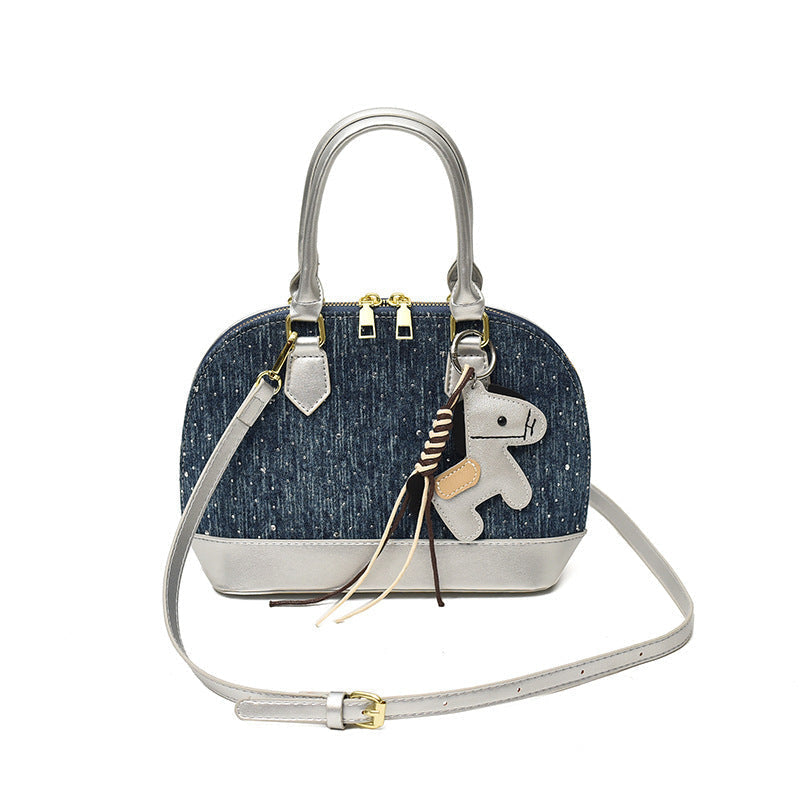 Damen Mini-Handtasche mit Tieranhänger und modischem Denim
