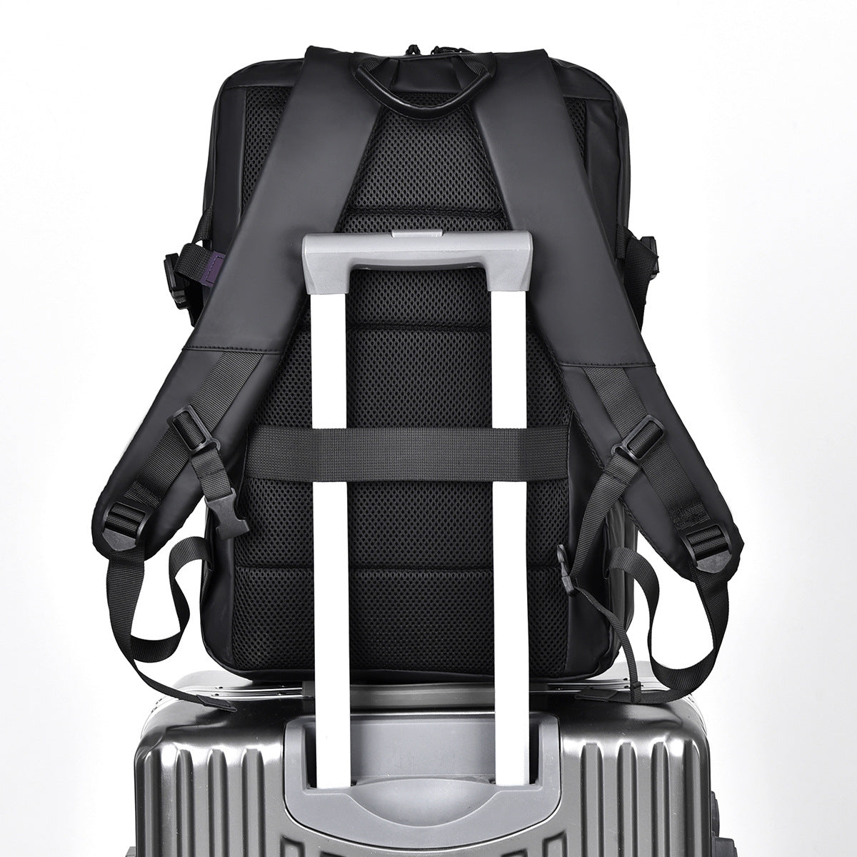 Urban-Rucksack mit wasserdichtem Material und innovativem Stauraum
