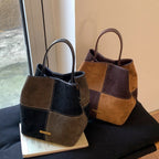 Damen Mini-Hobo-Tasche aus hochwertigem Wildleder mit dekorativen Nähten