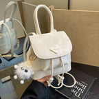 Damen Mini-Rucksack mit verspieltem Design und plüschigem Anhänger