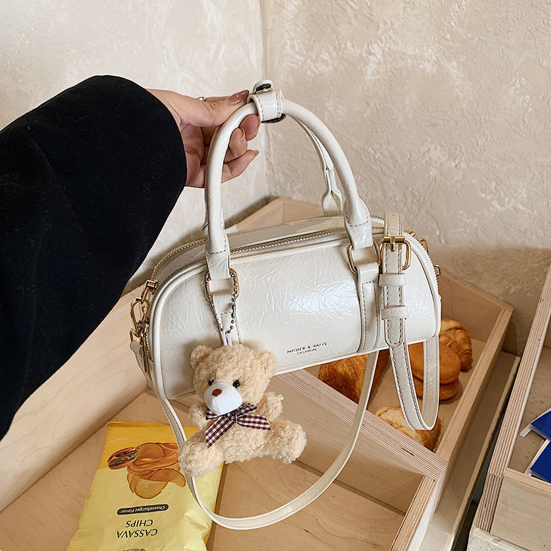 Damen Mini-Handtasche mit verspieltem Teddy-Anhänger