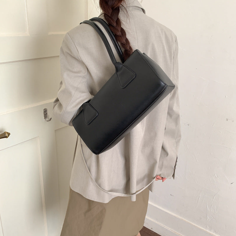 Damen elegante Handtasche mit minimalistischer Silhouette