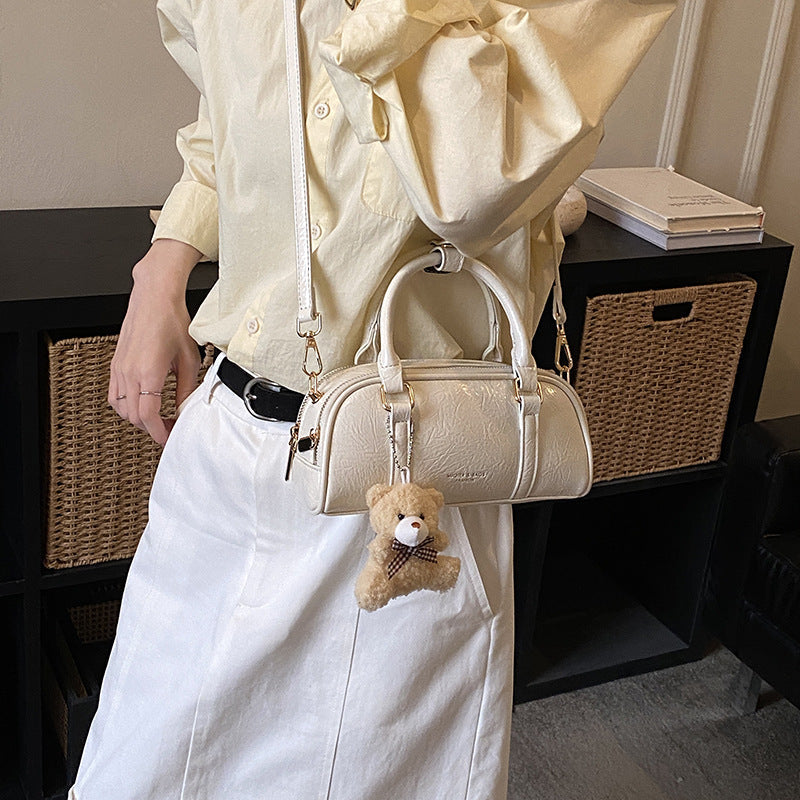 Damen Mini-Handtasche mit verspieltem Teddy-Anhänger