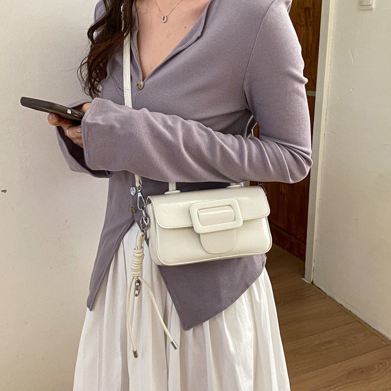 Damen Mini-Handtasche mit dekorativem Druckverschluss