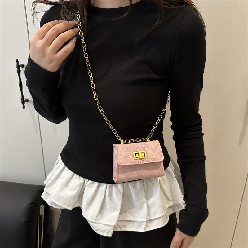 Damen Mini-Geldbörse mit eleganter Kettenverzierung