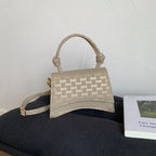 Damen Mini-Handtasche mit anspruchsvollem Logodesign