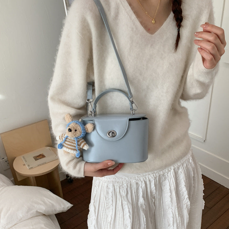 Damen Mini-Handtasche mit süßem Tier-Anhänger