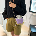 Damen Mini-Handtasche mit einzigartigem Kettenverzierung und klassischem Kordelzug