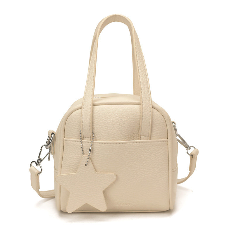 Damen Mini-Tasche mit dekorativem Anhänger
