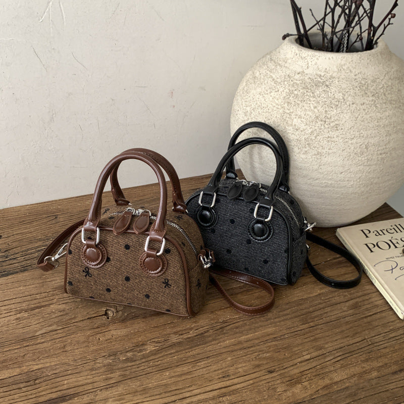 Damen Mini-Handtasche aus hochwertigem Material mit einer strukturierten Oberfläche