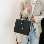 Damen elegante Handtasche im minimalistischen Design mit abnehmbarem Schulterriemen