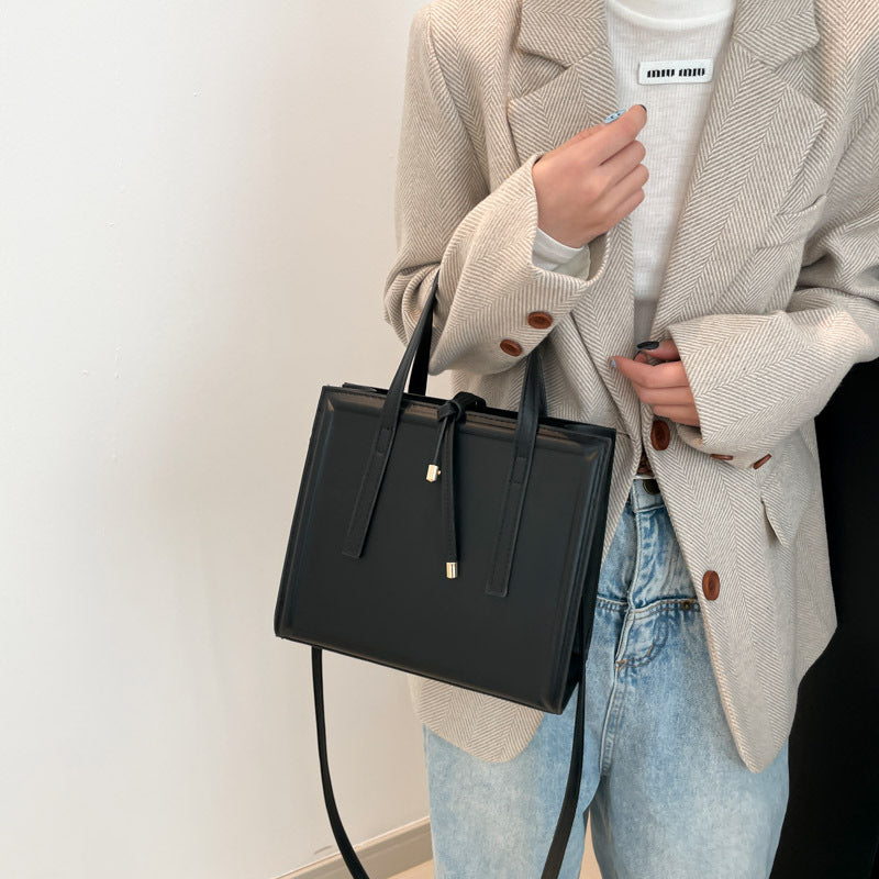 Damen elegante Handtasche im minimalistischen Design mit abnehmbarem Schulterriemen
