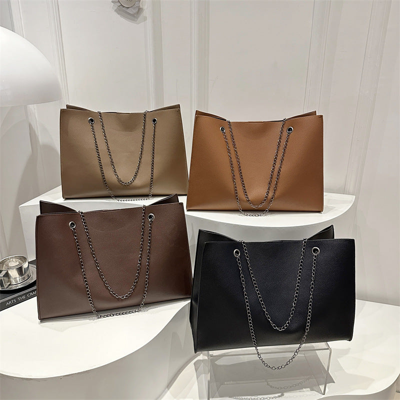 Damen elegante tote bag mit praktischem Innenfach und stylischem Kettenriemen