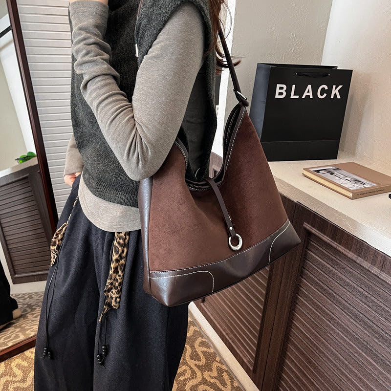 Elegante Tote-Bag für Damen mit authentischen Wildleder-Elementen