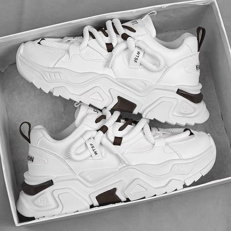 Dicke Sportschuhe für Frauen mit innovativen Details