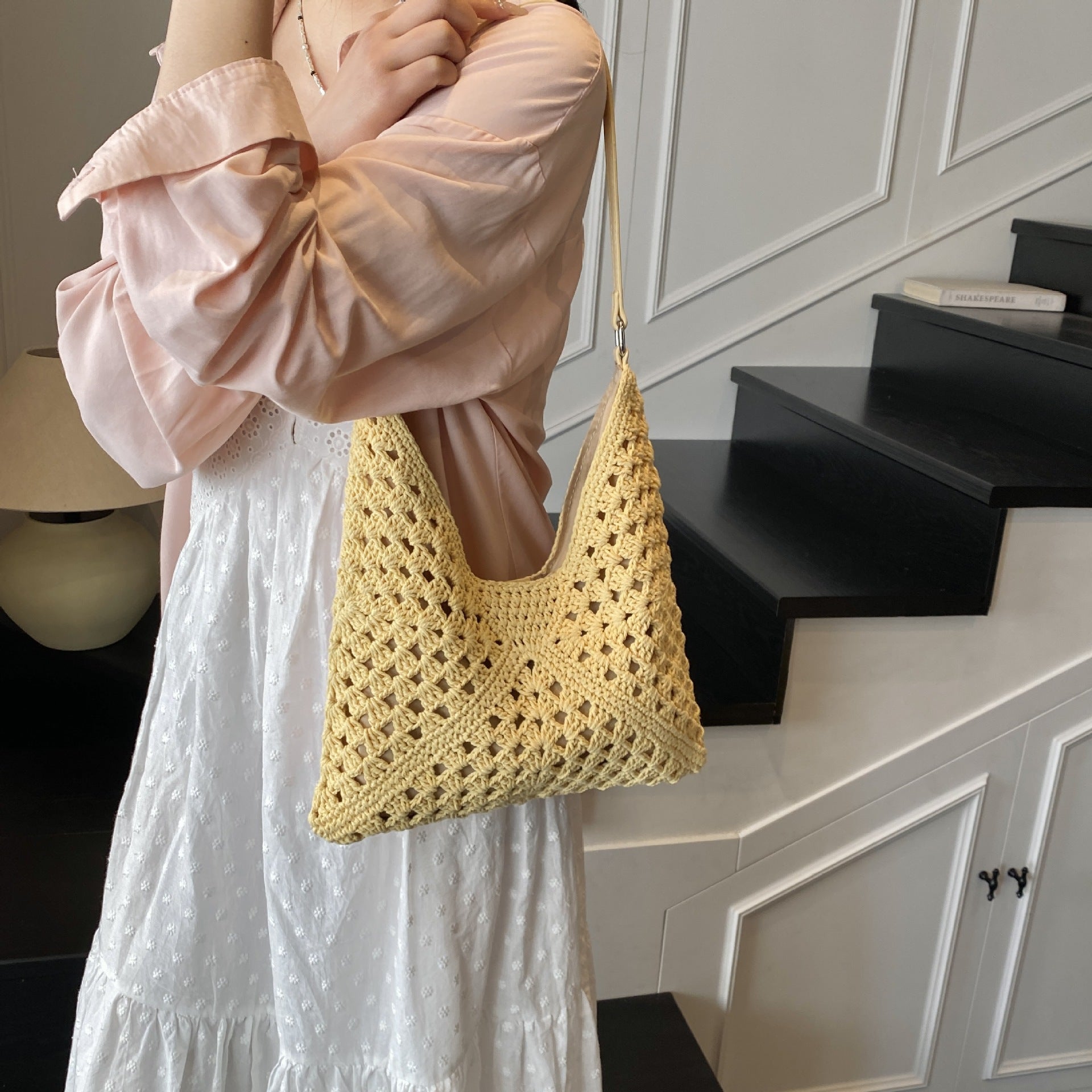 Damen Häkeltasche mit ergonomischem Schulterriemen