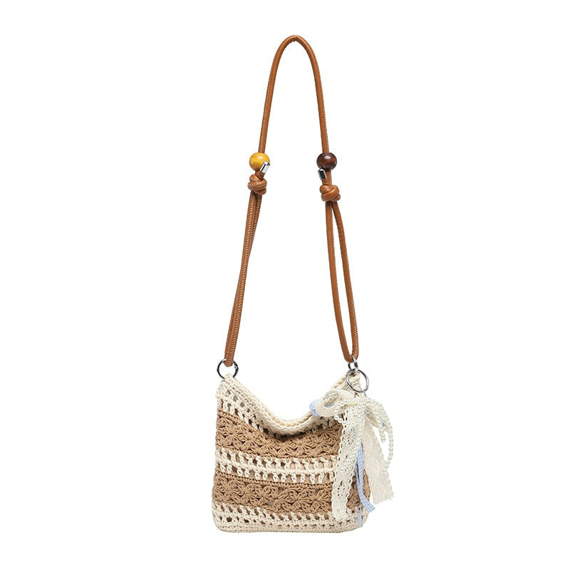 Damen gehäkelte Schultertasche mit dekorativen Details