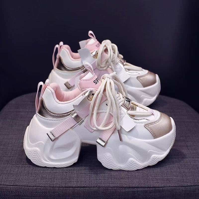 Damen Sport-Sneaker mit innovativem Dämpfungssystem und futuristischem Design