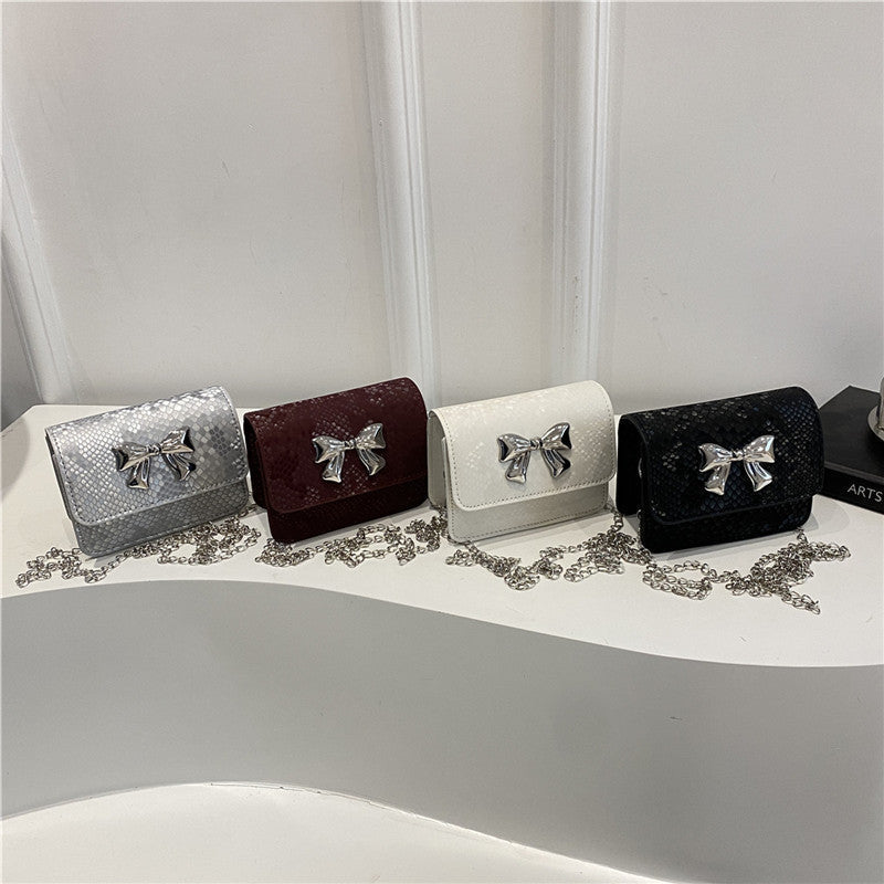 Damen Clutch mit verspielt gestaltetem Bow-Design