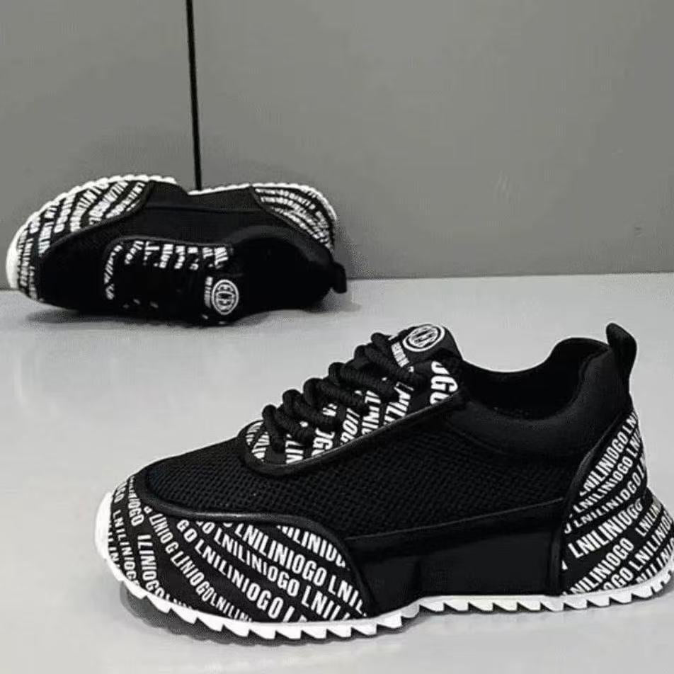 Damen Sport Sneakers mit markanten Buchstaben