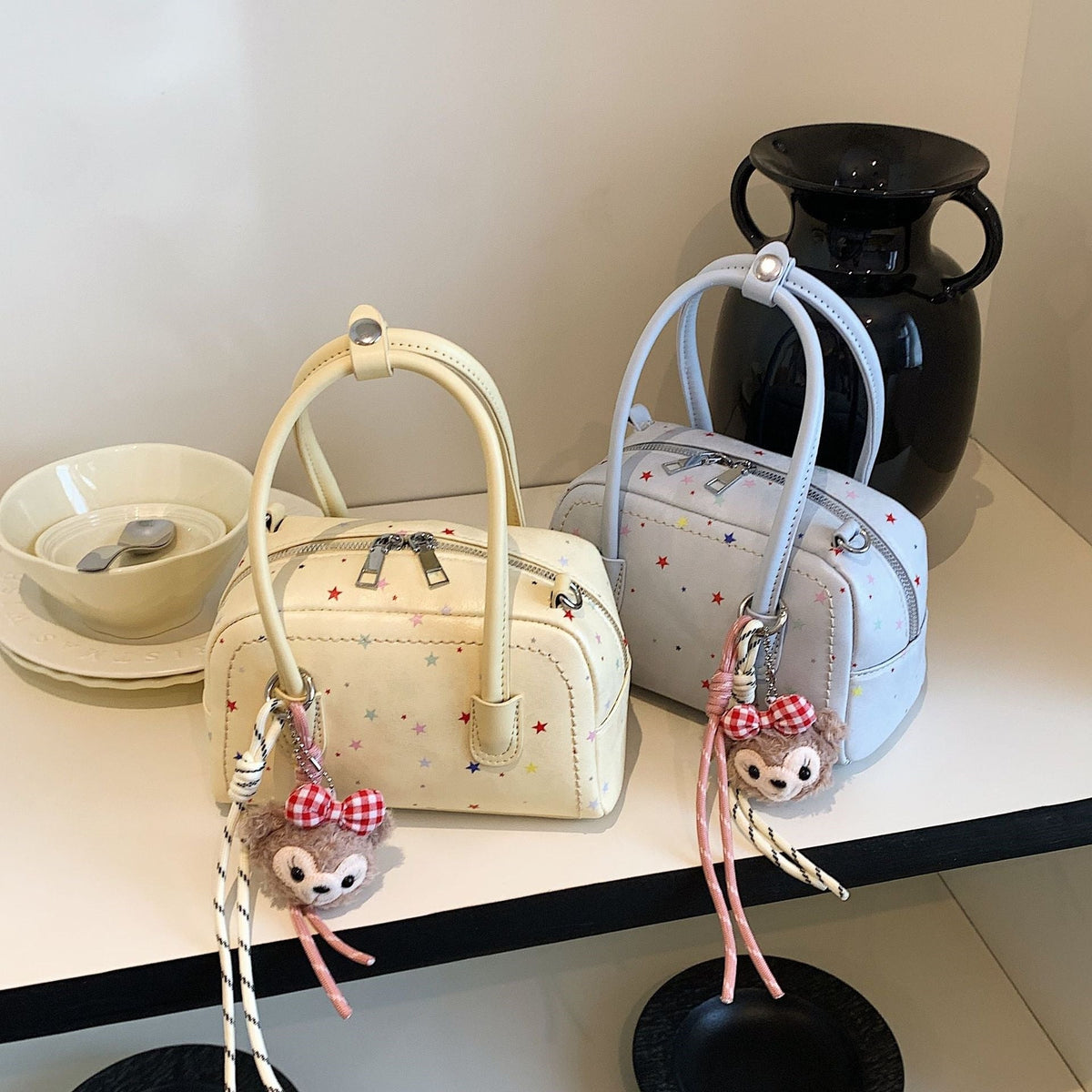 Damen Mini Handtasche mit buntem Sternmotiv