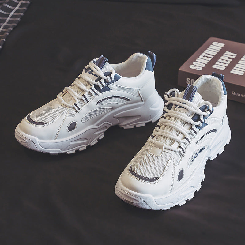 Damen Sportschuhe mit atmungsaktiven Mesh-Einsätzen und markanter Sohlenkonstruktion